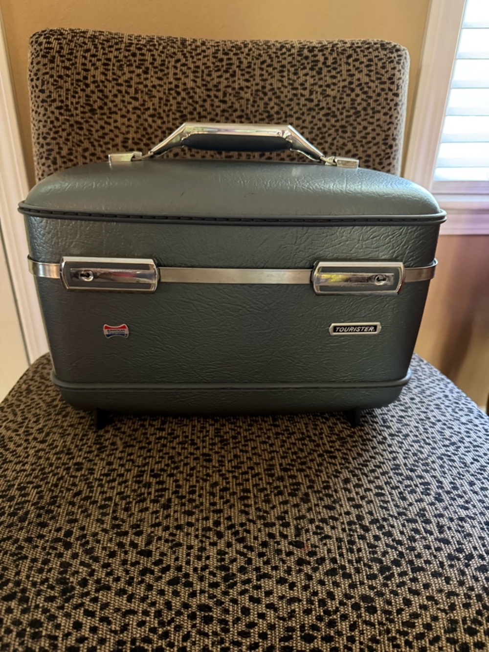 Vintage American Tourister Train Case in Dark Grey/Silver with Chrome Trim